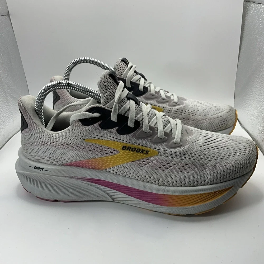 Size 9 - Brooks Ghost 17 Oyster Apricot‎ Pink W